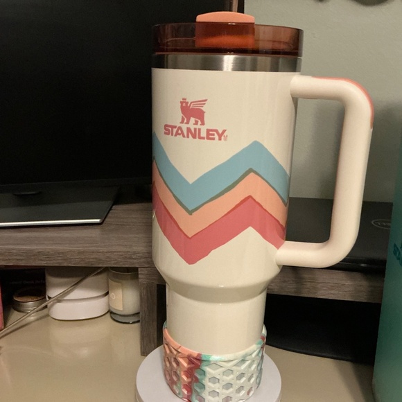 Stanley  Cream Egg-Cellence  New and Adorable - Picture 3 of 7